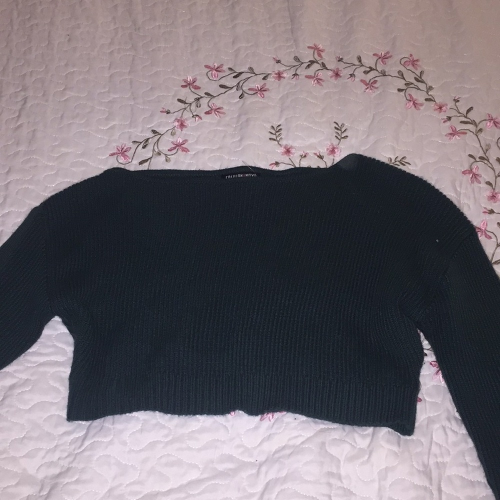 Green sweater crop top